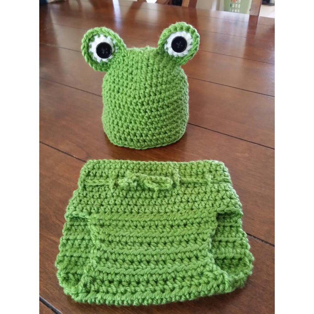 newborn - 3 Months Baby crochet frog diaper cover, hat, baby picture, photo prop